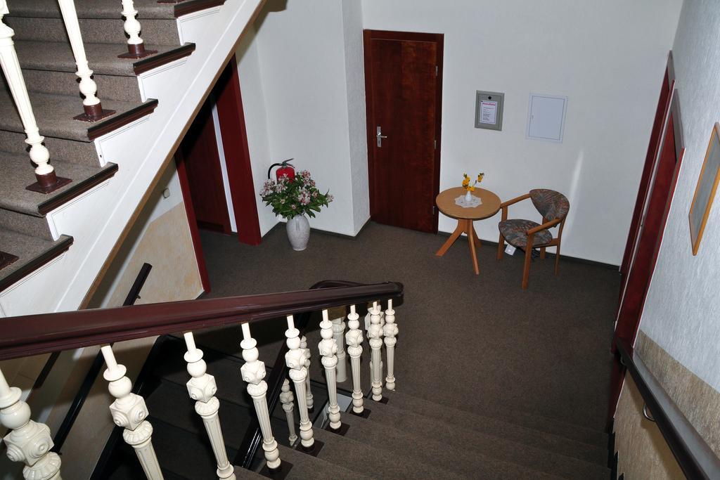 Hotel Am Hohen Schwarm Saalfeld Saale Екстер'єр фото
