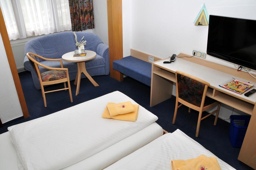 Hotel Am Hohen Schwarm Saalfeld Saale Екстер'єр фото