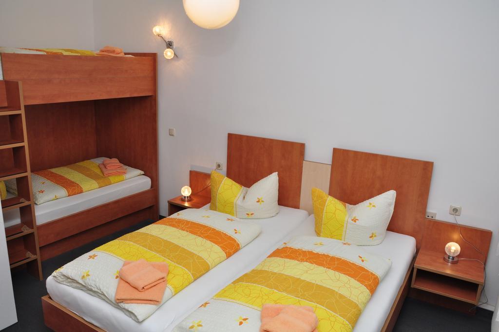 Hotel Am Hohen Schwarm Saalfeld Saale Екстер'єр фото